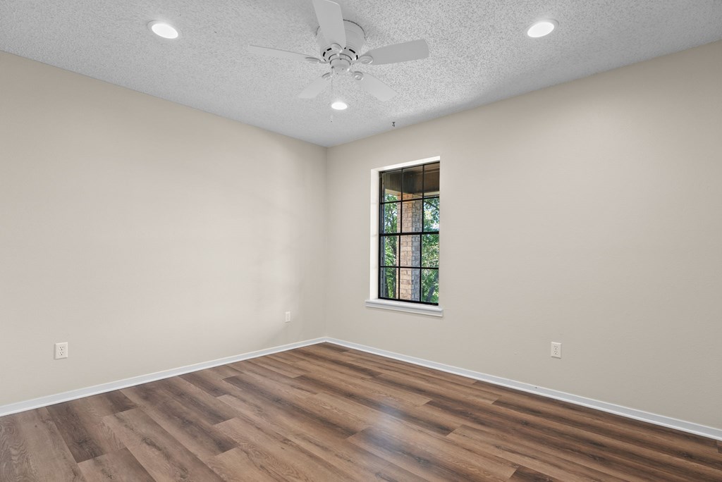 5076 State Highway 21 W