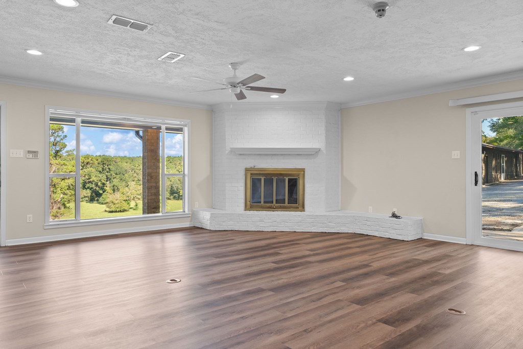 5076 State Highway 21 W