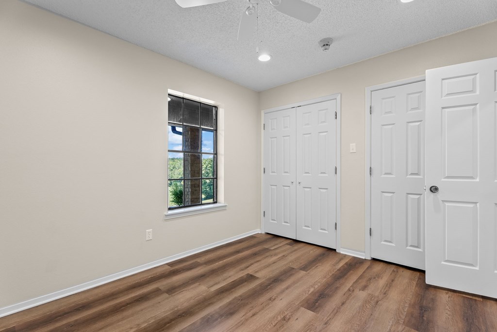 5076 State Highway 21 W