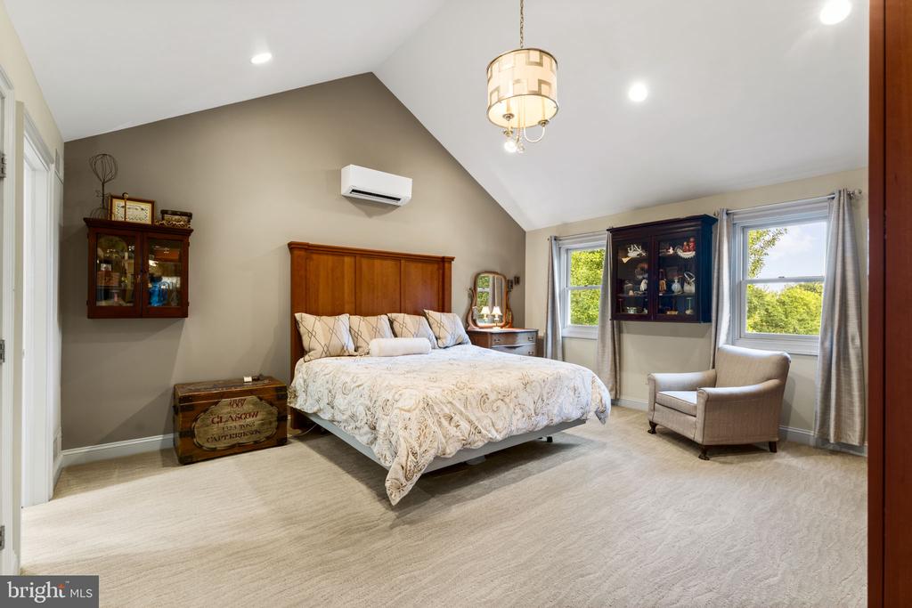 129 GREAT OAK DRIVE