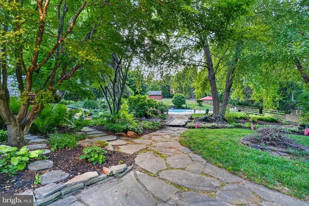 129 GREAT OAK DRIVE