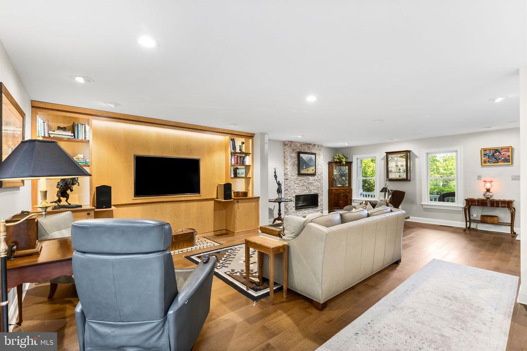 129 GREAT OAK DRIVE