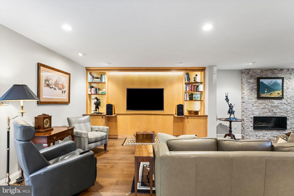 129 GREAT OAK DRIVE