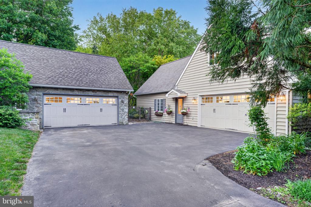 129 GREAT OAK DRIVE