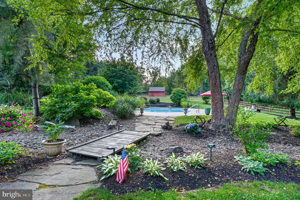 129 GREAT OAK DRIVE