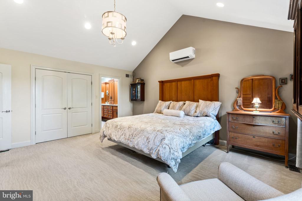 129 GREAT OAK DRIVE