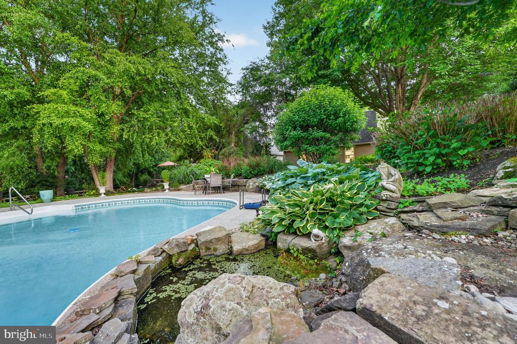 129 GREAT OAK DRIVE