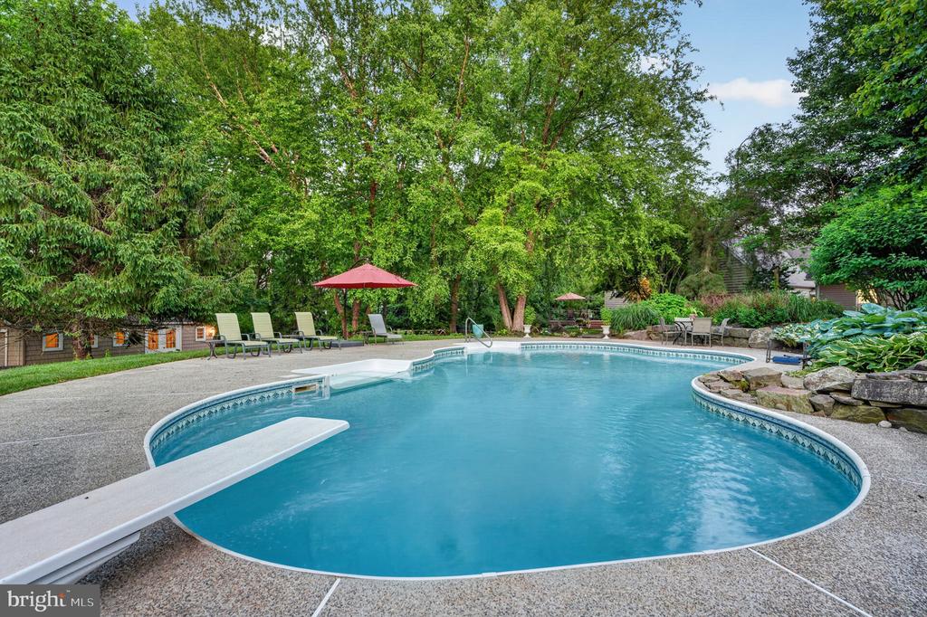129 GREAT OAK DRIVE