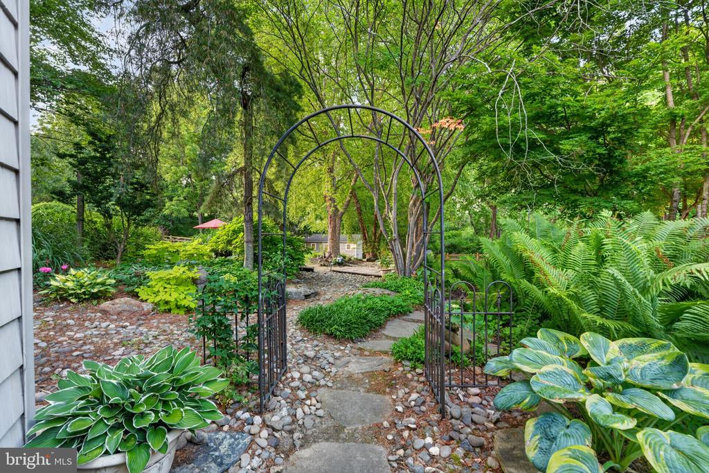 129 GREAT OAK DRIVE