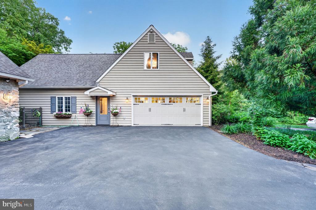 129 GREAT OAK DRIVE