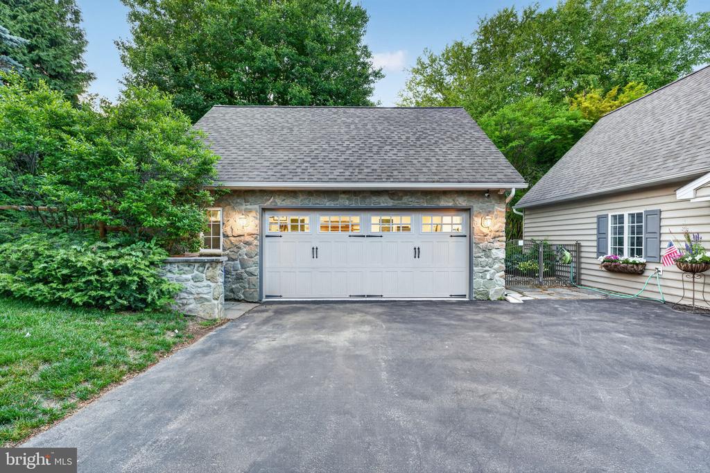 129 GREAT OAK DRIVE