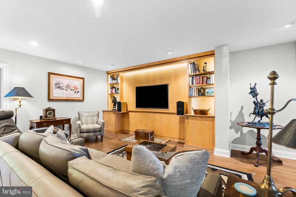 129 GREAT OAK DRIVE