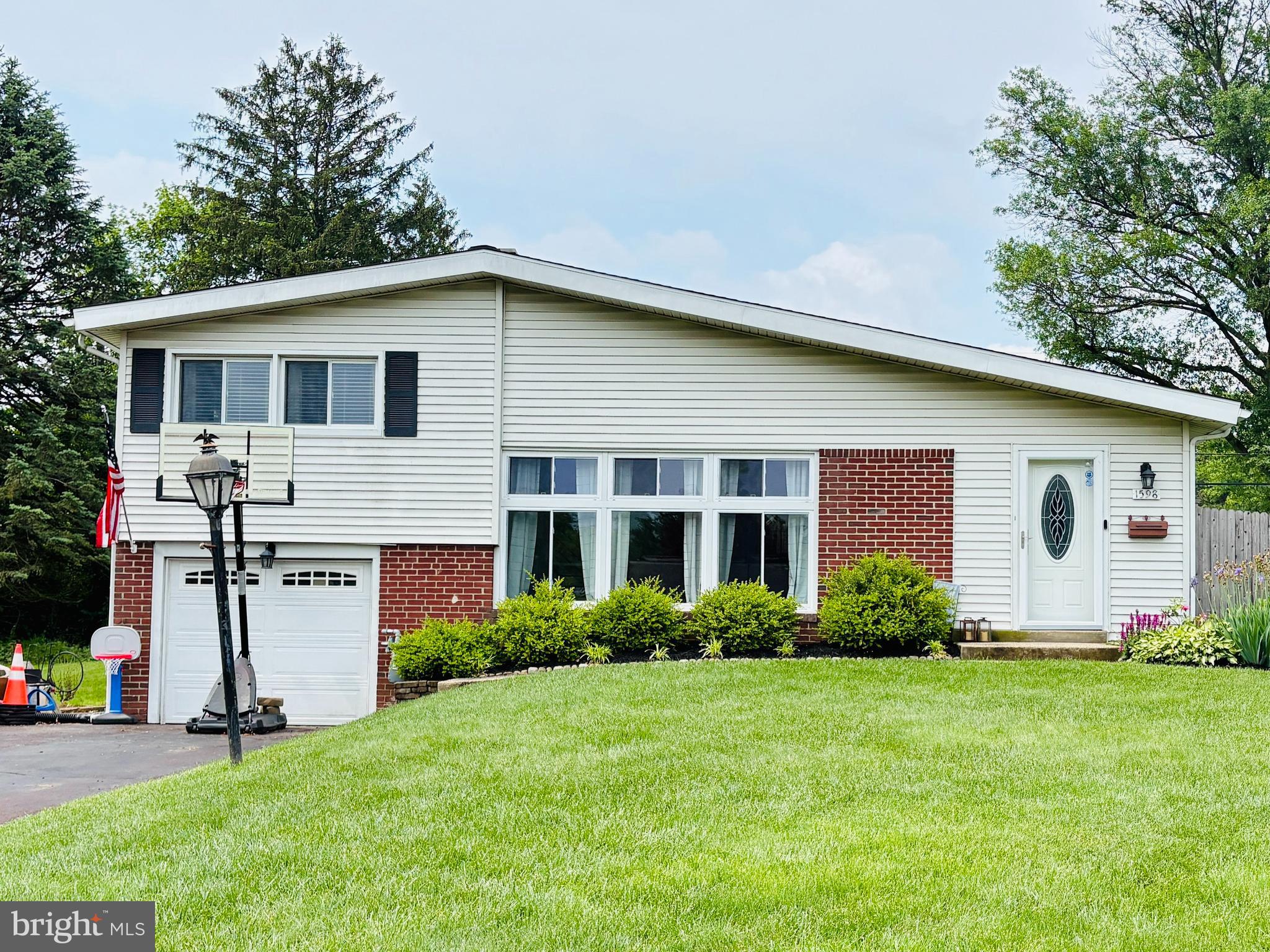 1598 Pulaski Dr