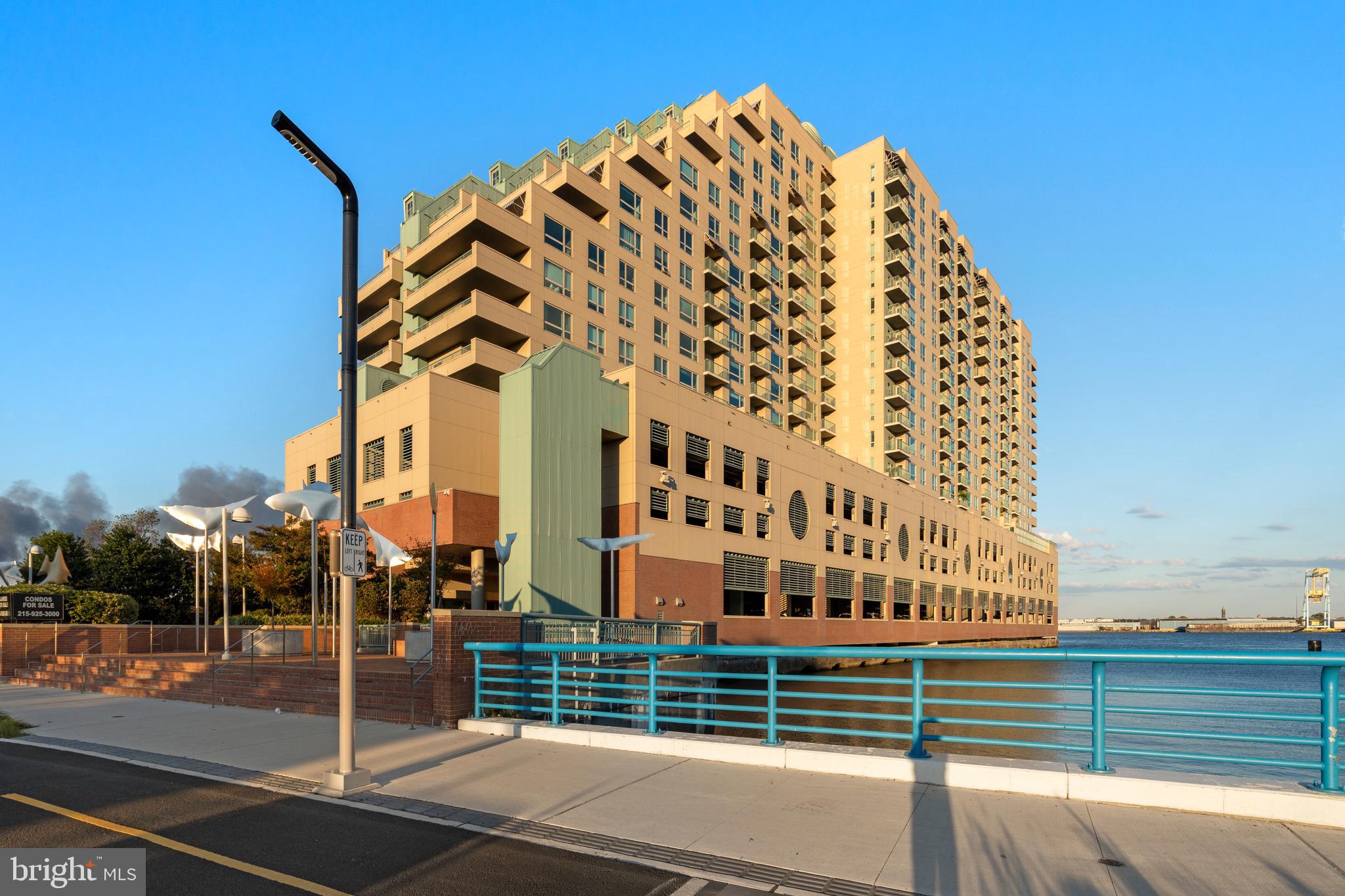 717 S Columbus Blvd #1416