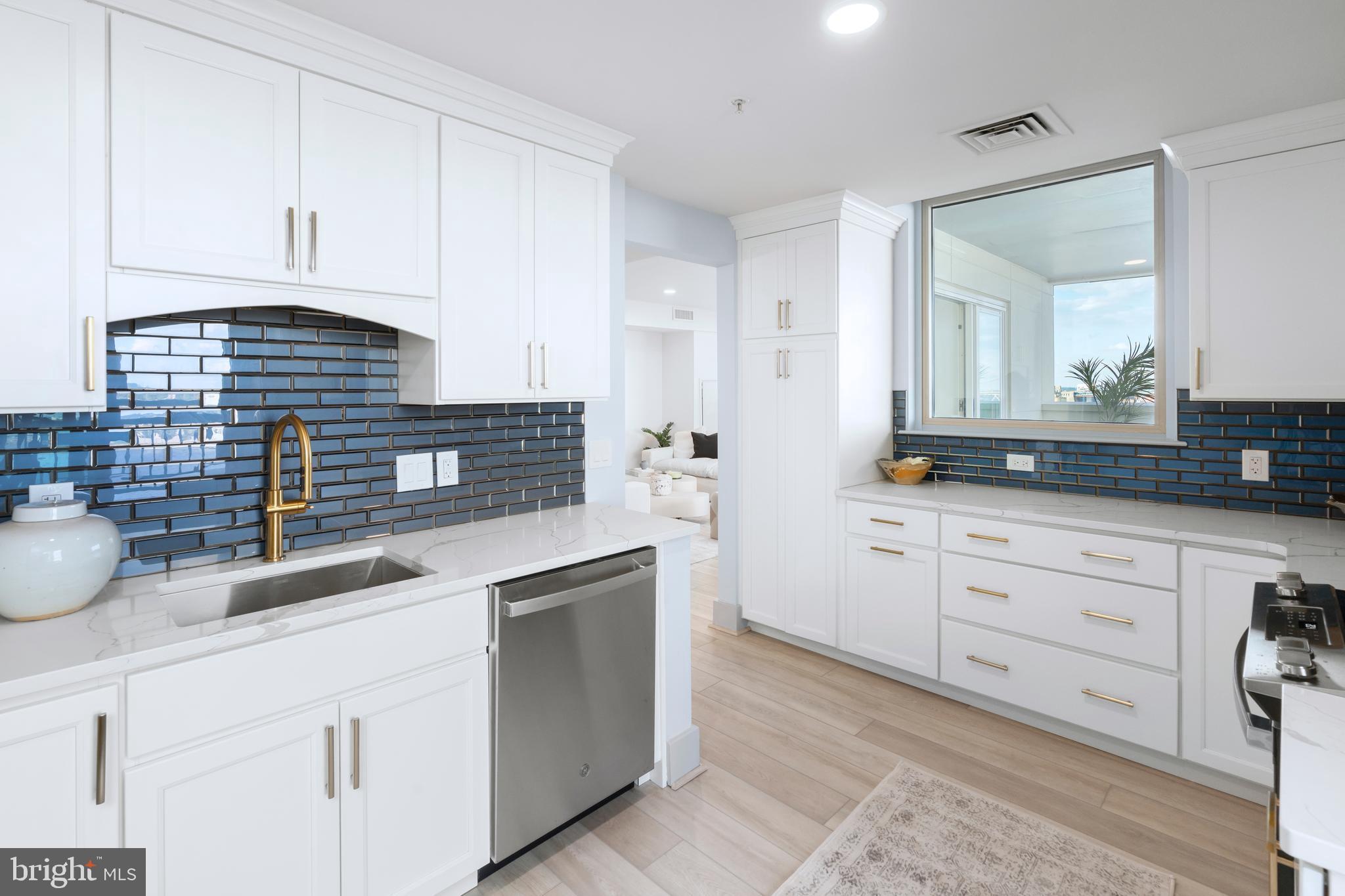 717 S Columbus Blvd #1416