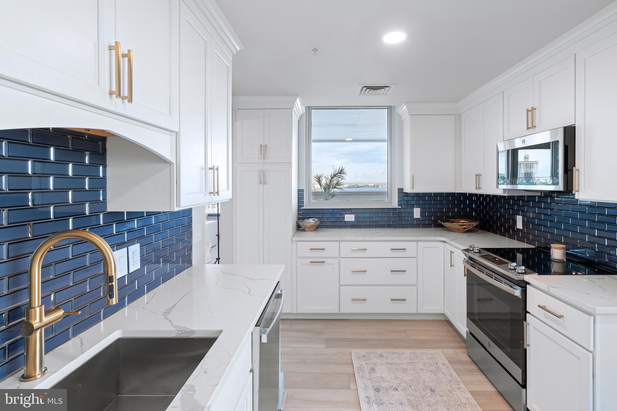 717 S Columbus Blvd #1416