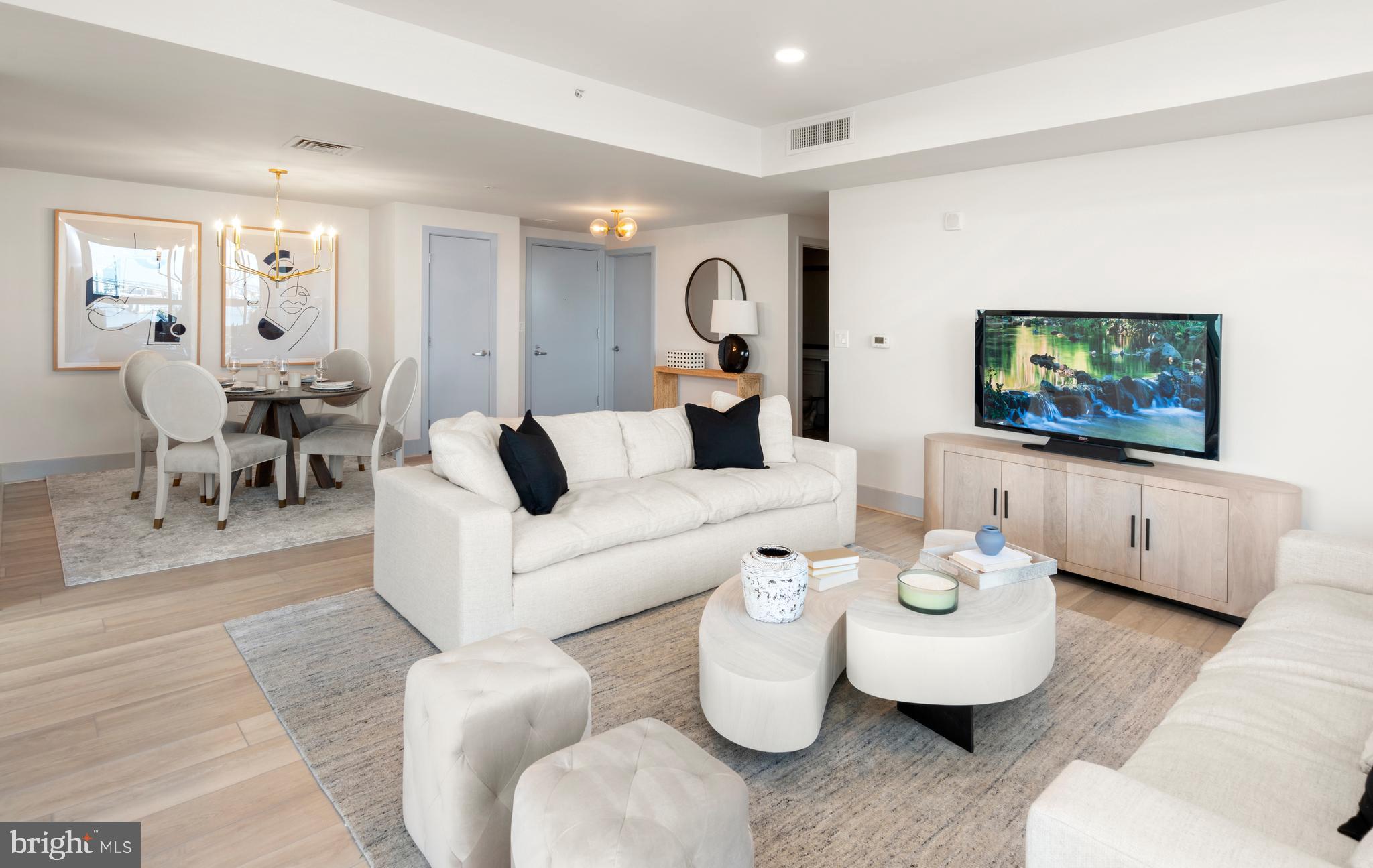 717 S Columbus Blvd #1416