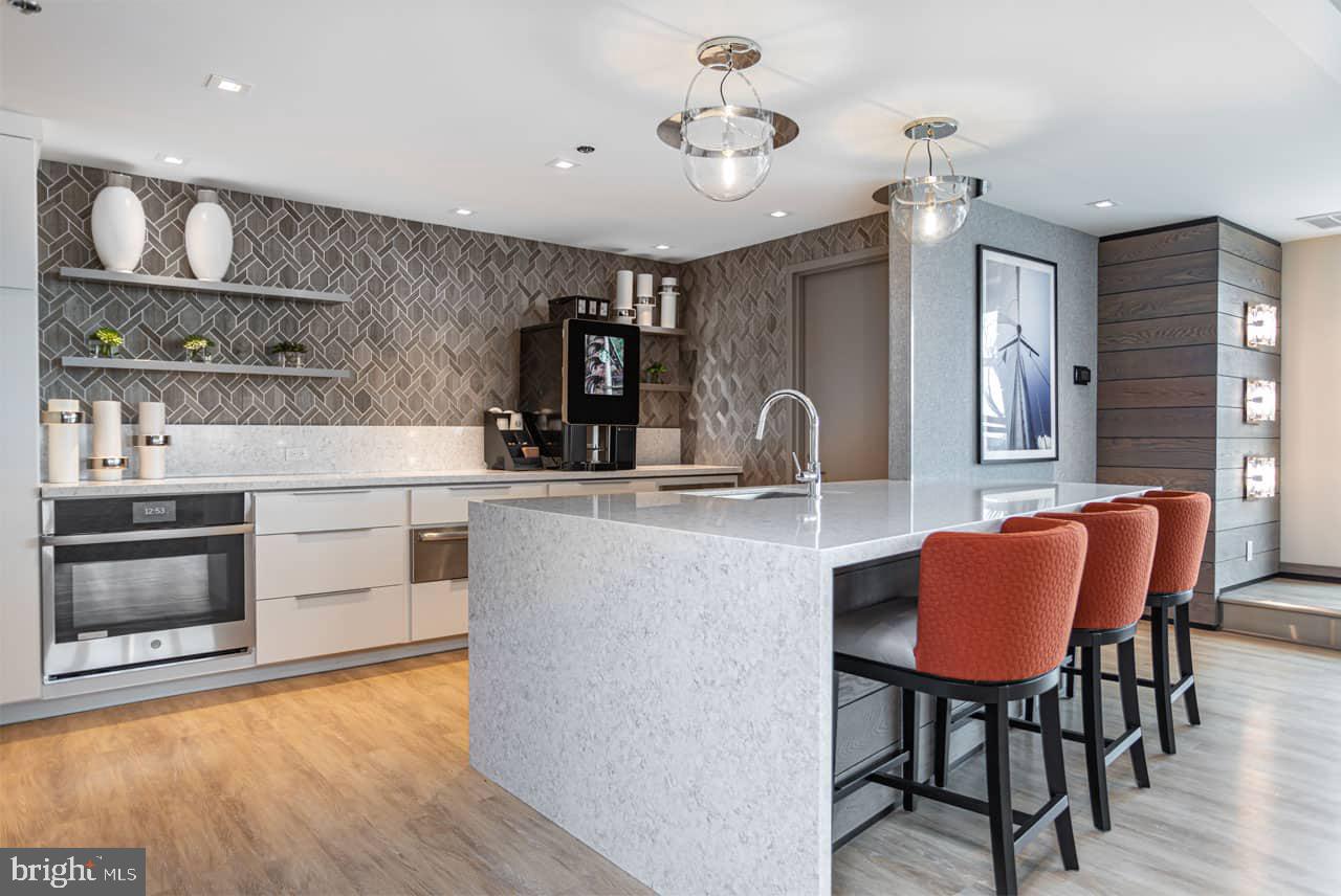 717 S Columbus Blvd #1416