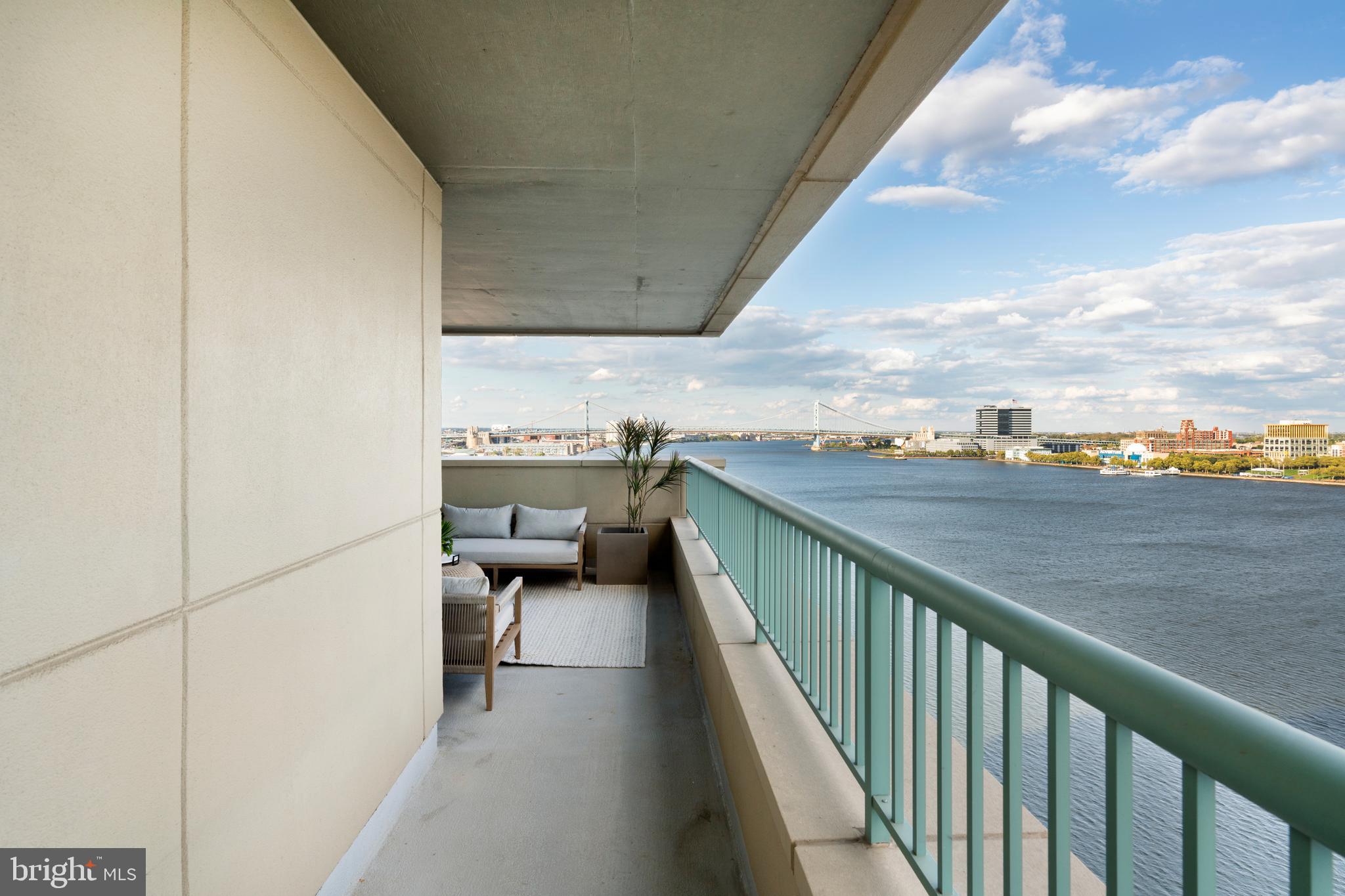 717 S Columbus Blvd #1416