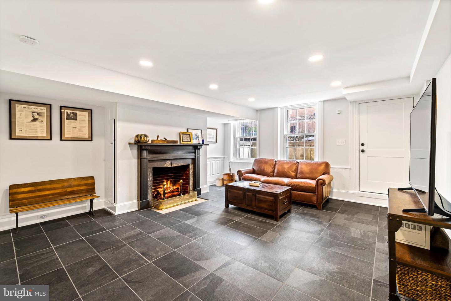 250 S 3rd St