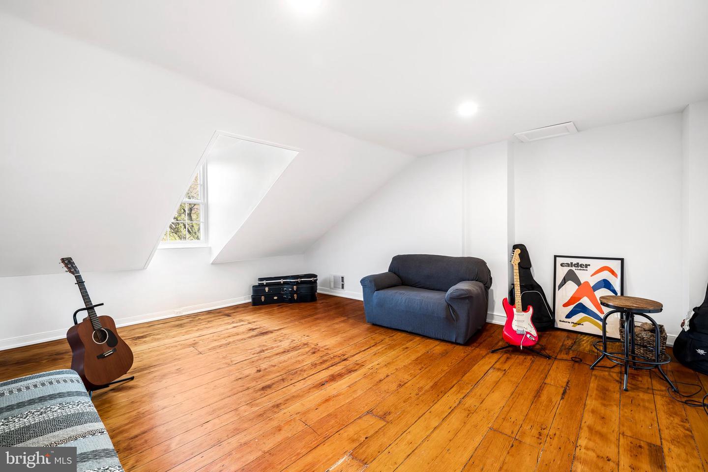 250 S 3rd St