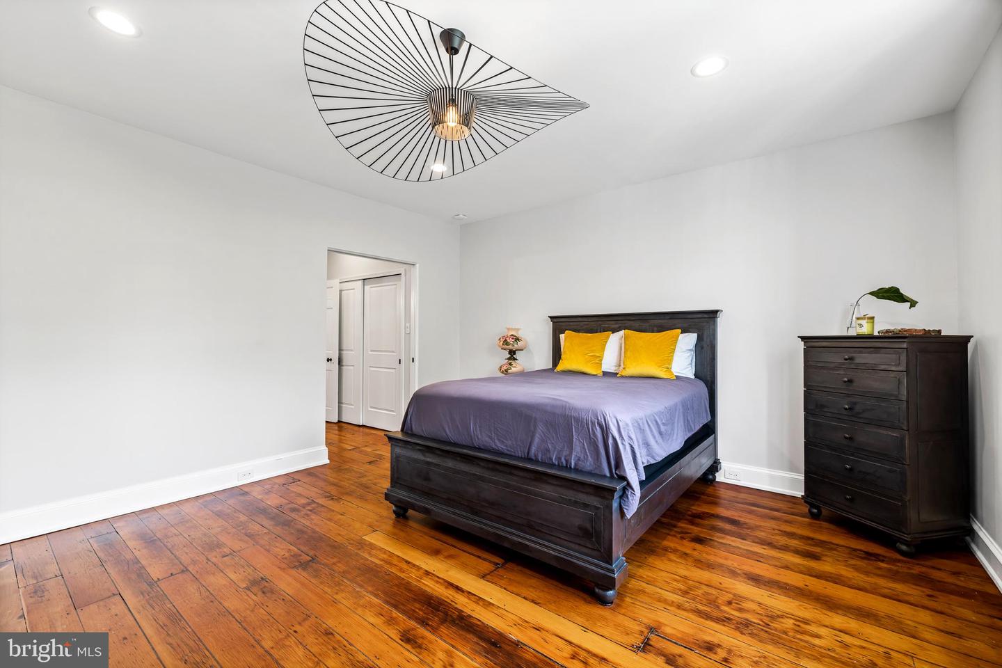250 S 3rd St