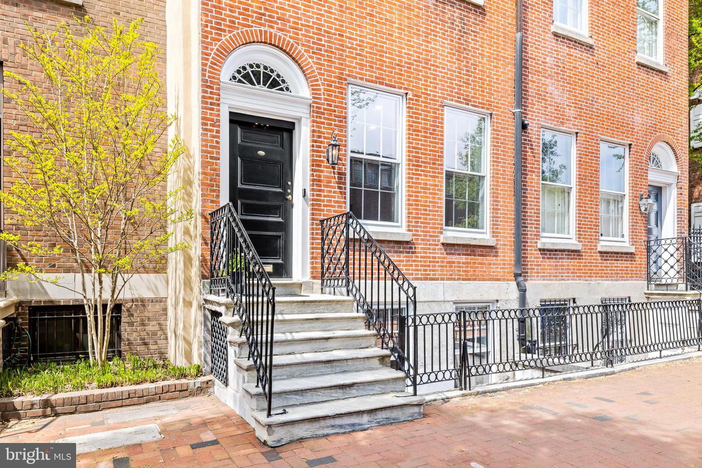 250 S 3rd St