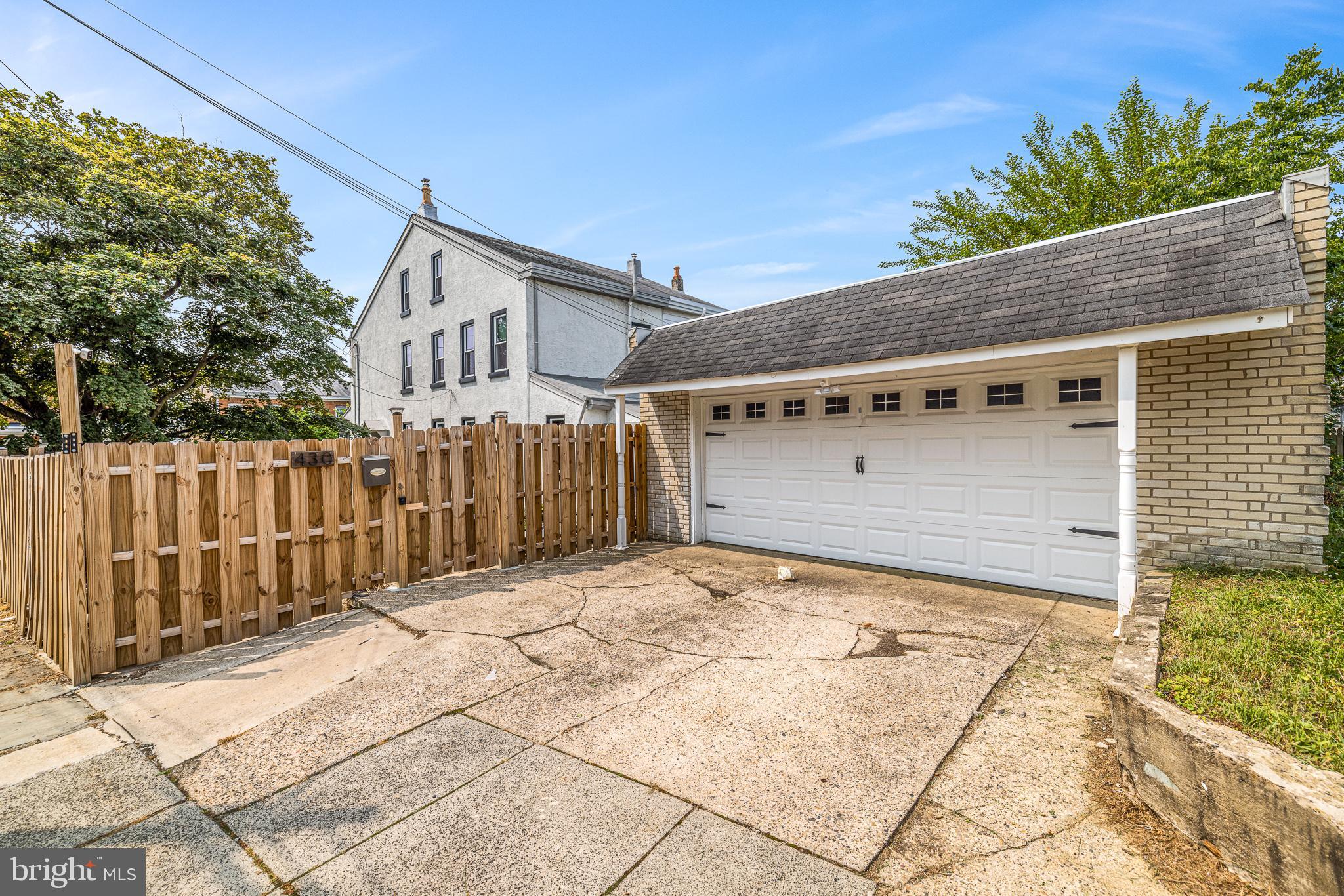 430 Roxborough Ave