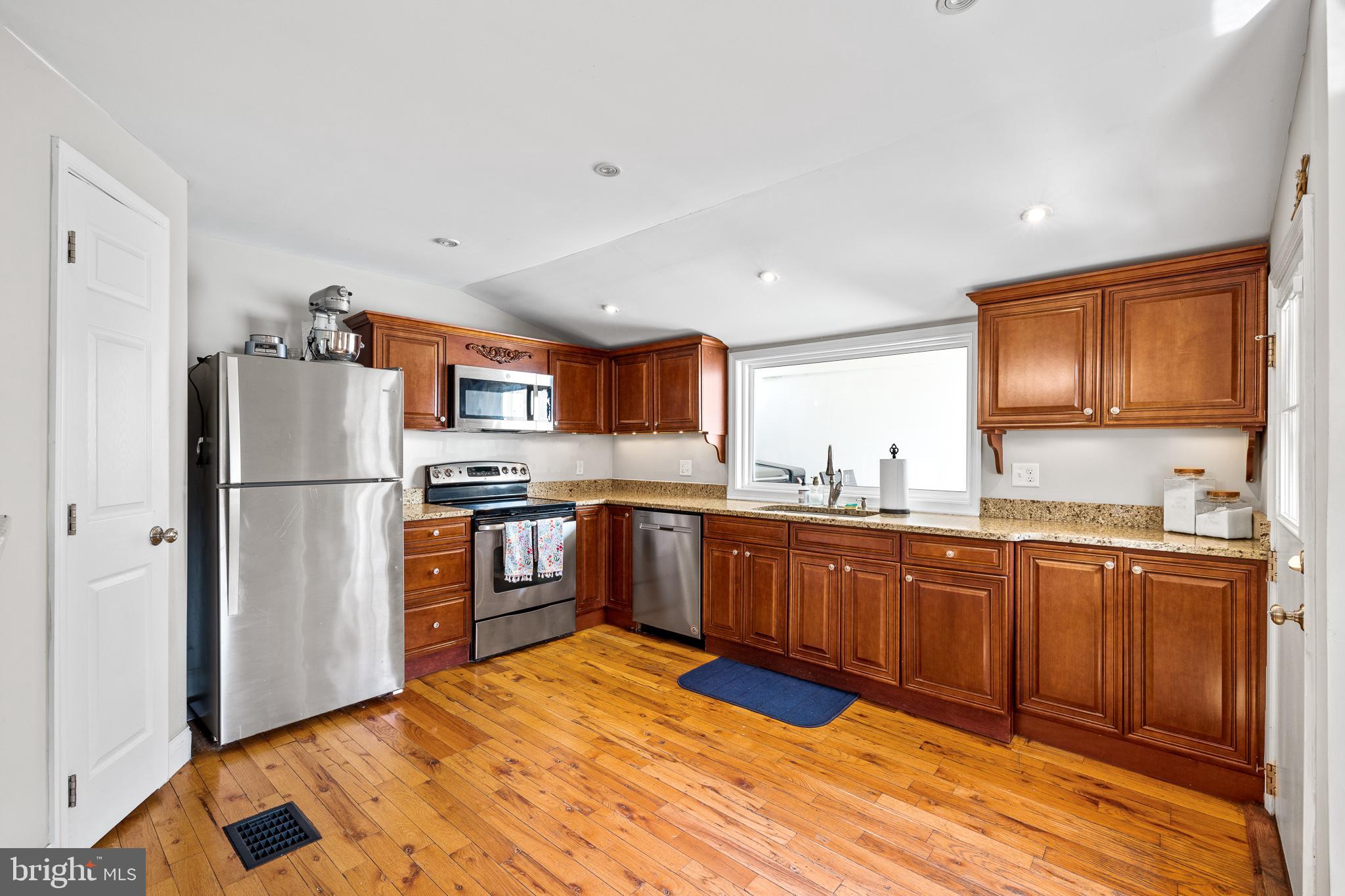 430 Roxborough Ave
