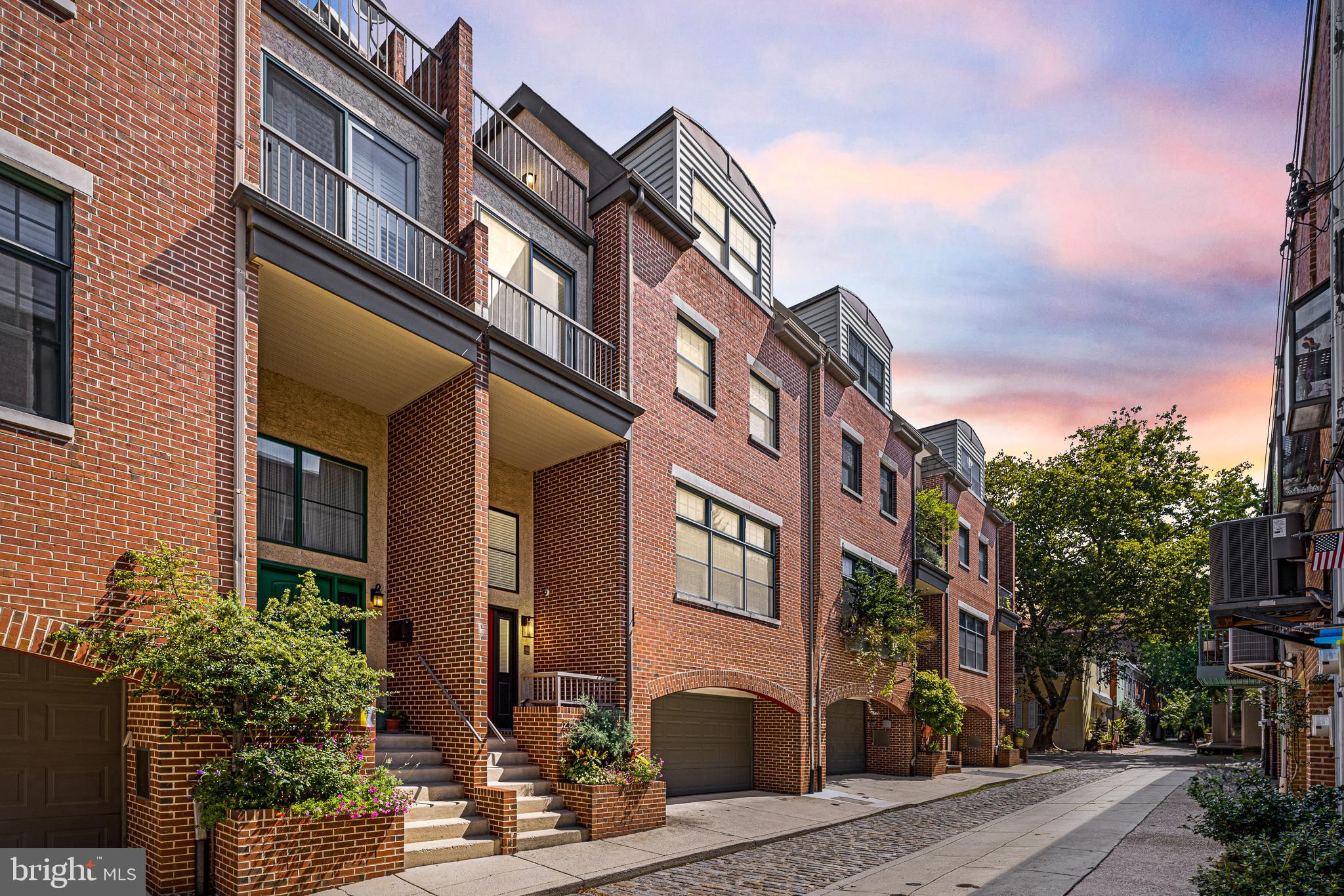 2505 Panama St
