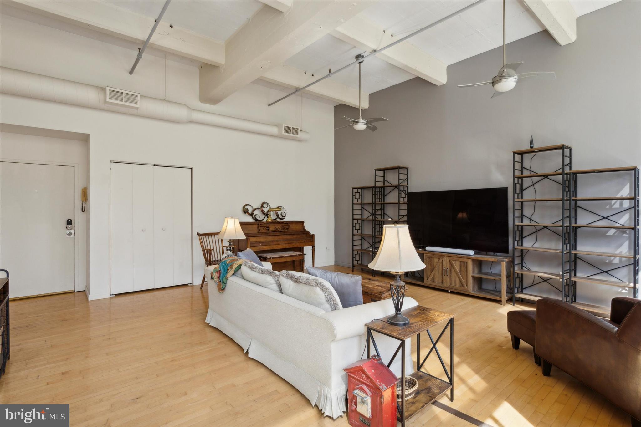1238 Callowhill St #403