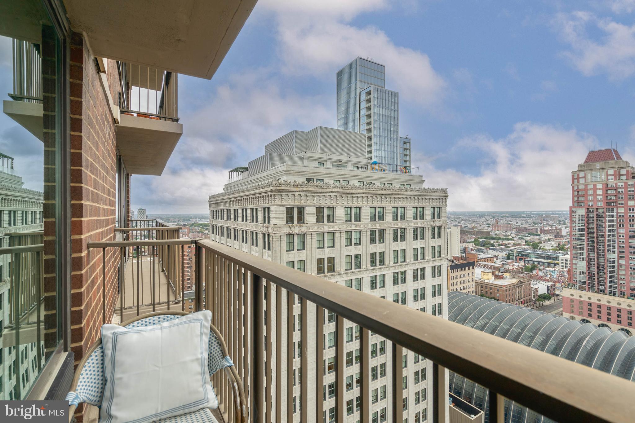 1420 Locust St #27p