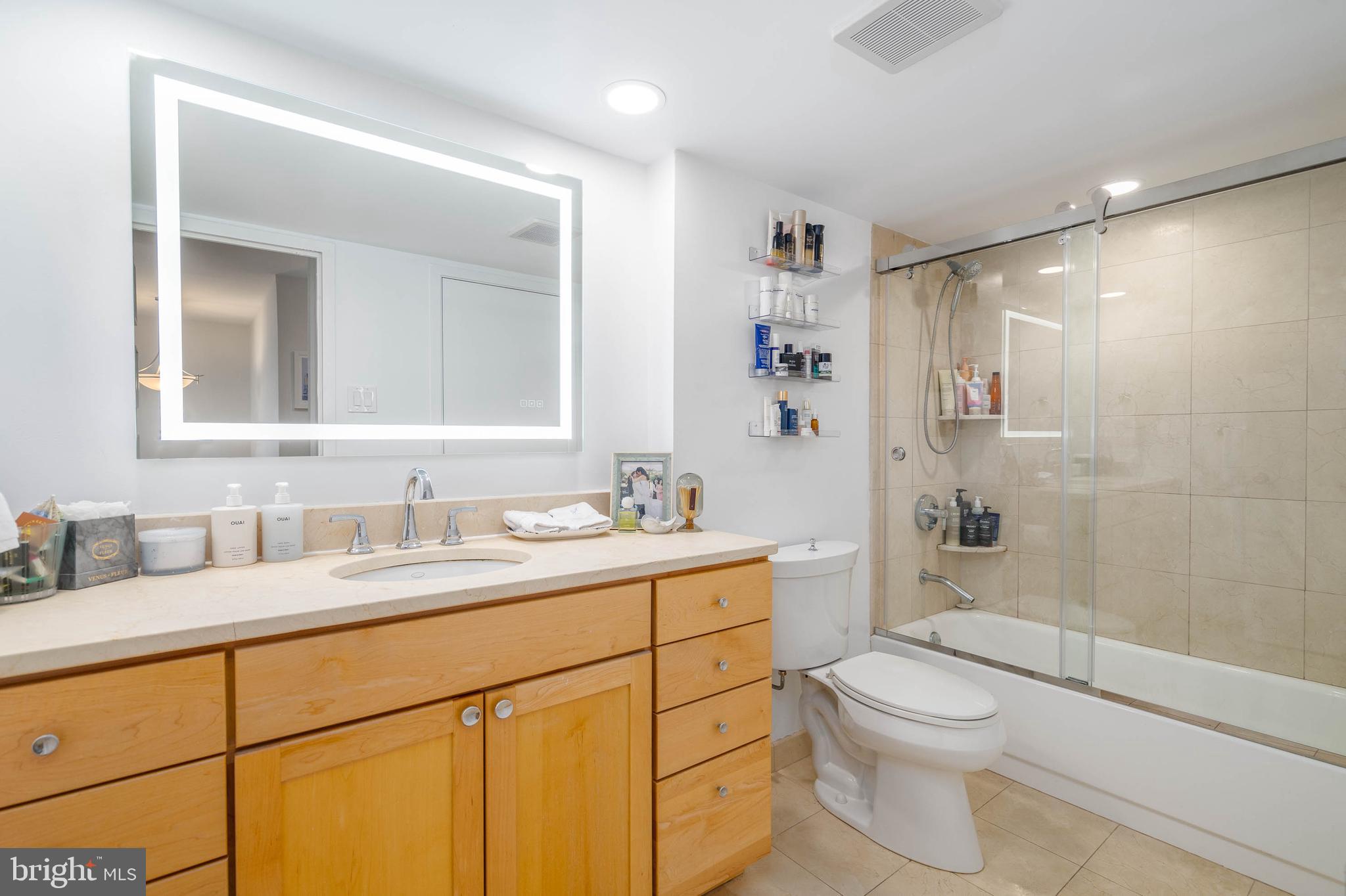 1420 Locust St #27p