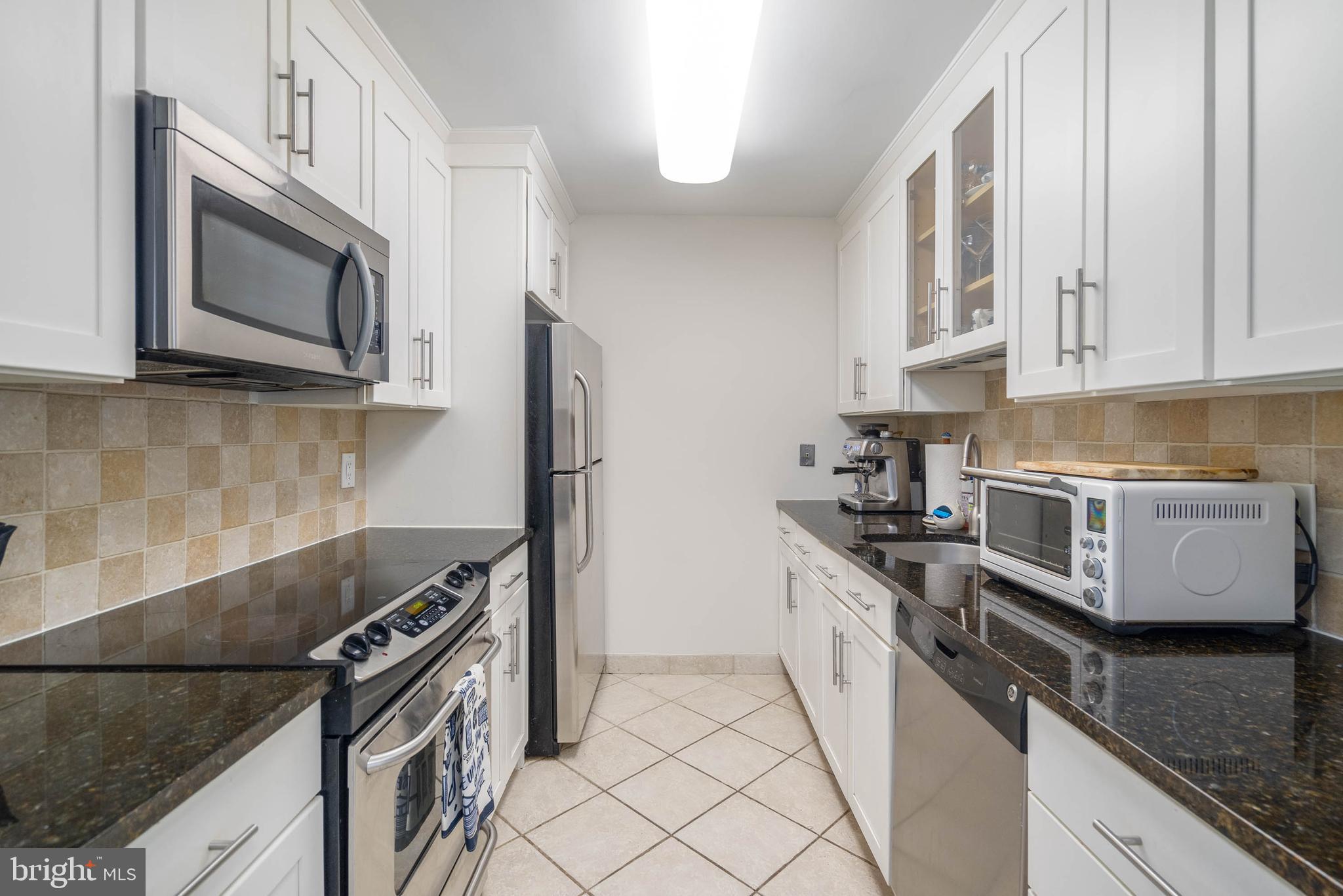 1420 Locust St #27p