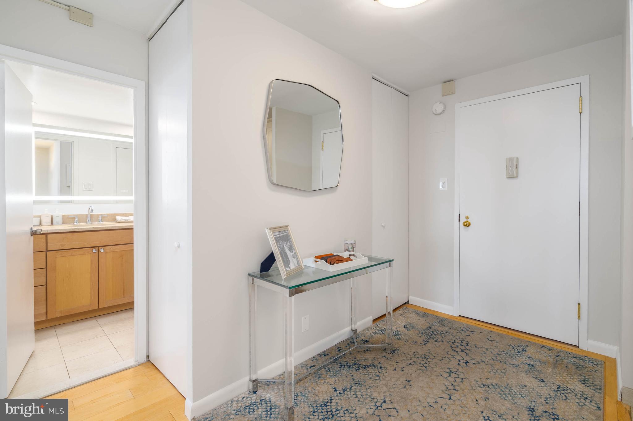 1420 Locust St #27p