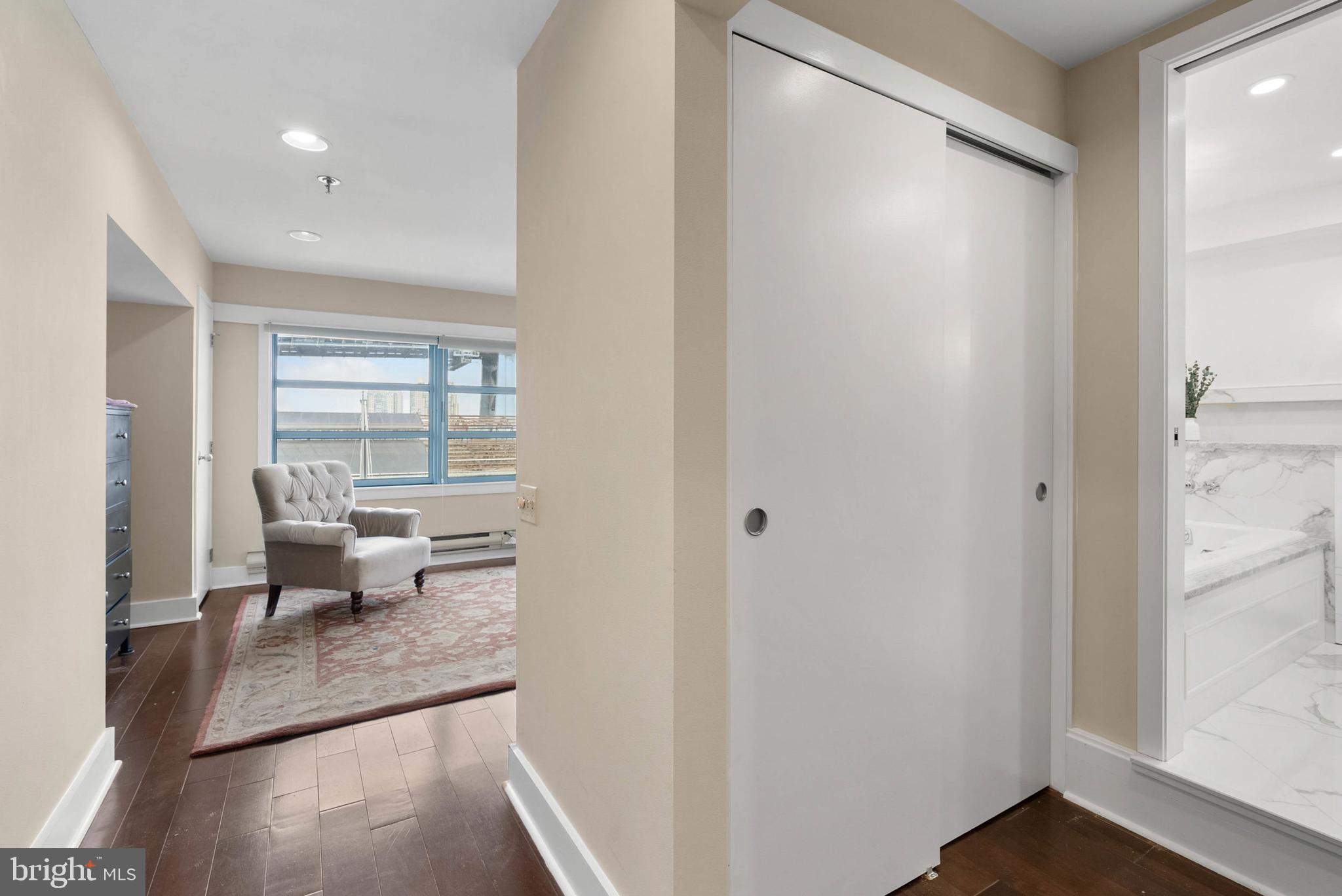 7 N Chris Columbus Blvd #233
