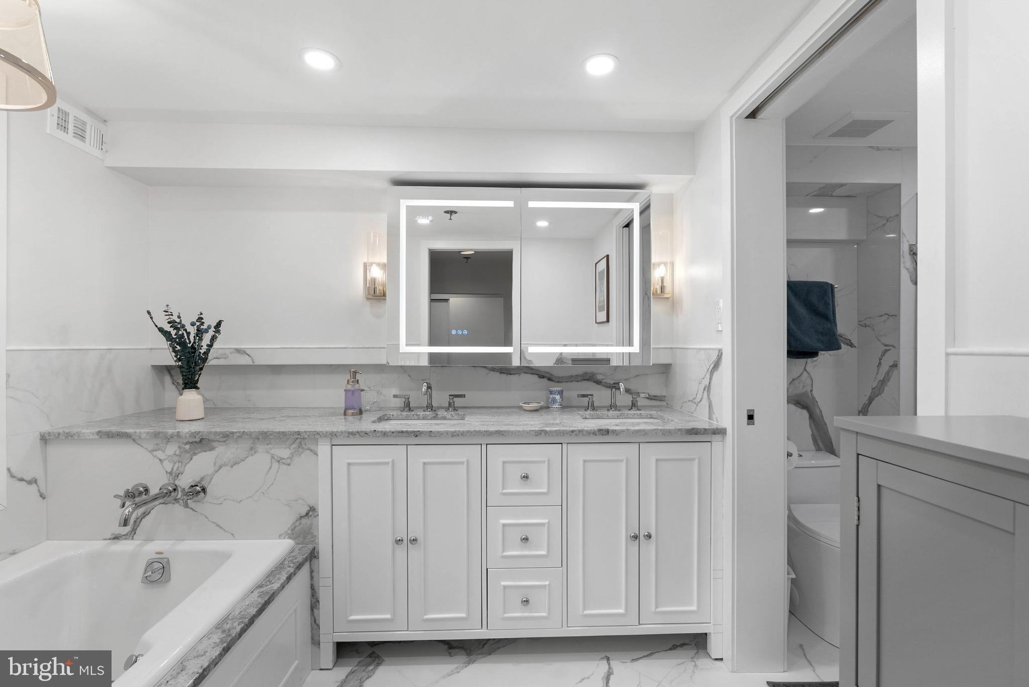 7 N Chris Columbus Blvd #233