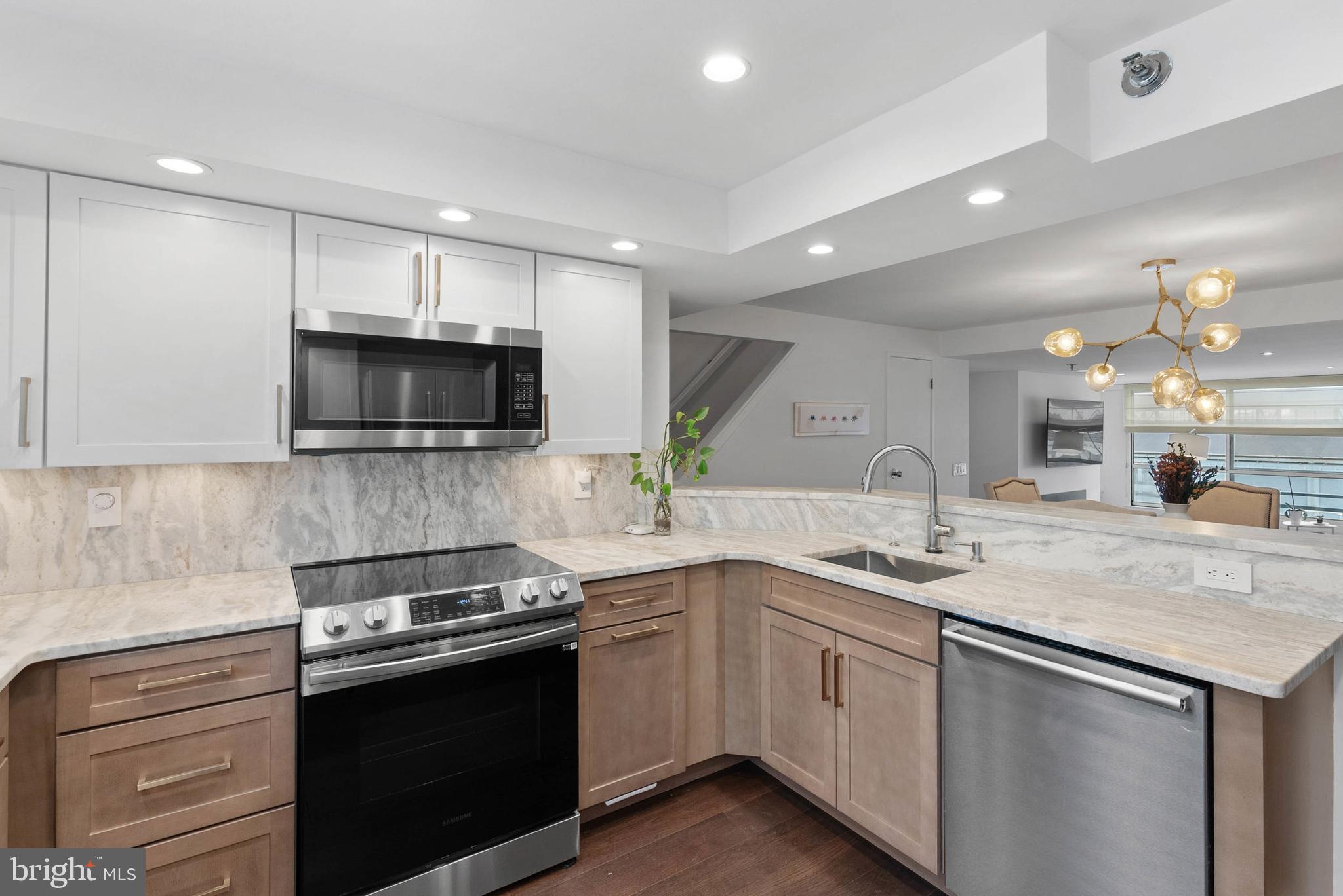 7 N Chris Columbus Blvd #233