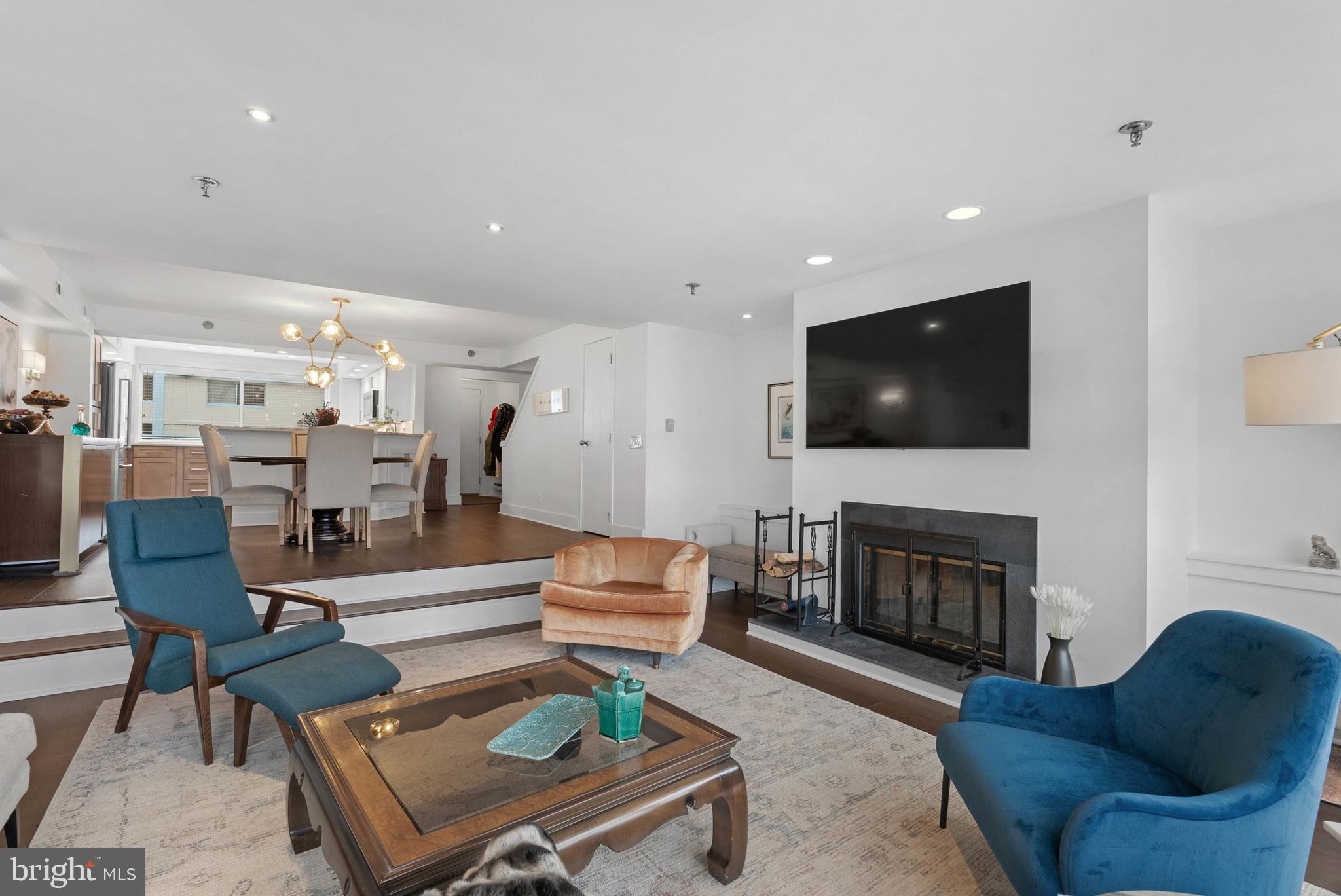 7 N Chris Columbus Blvd #233