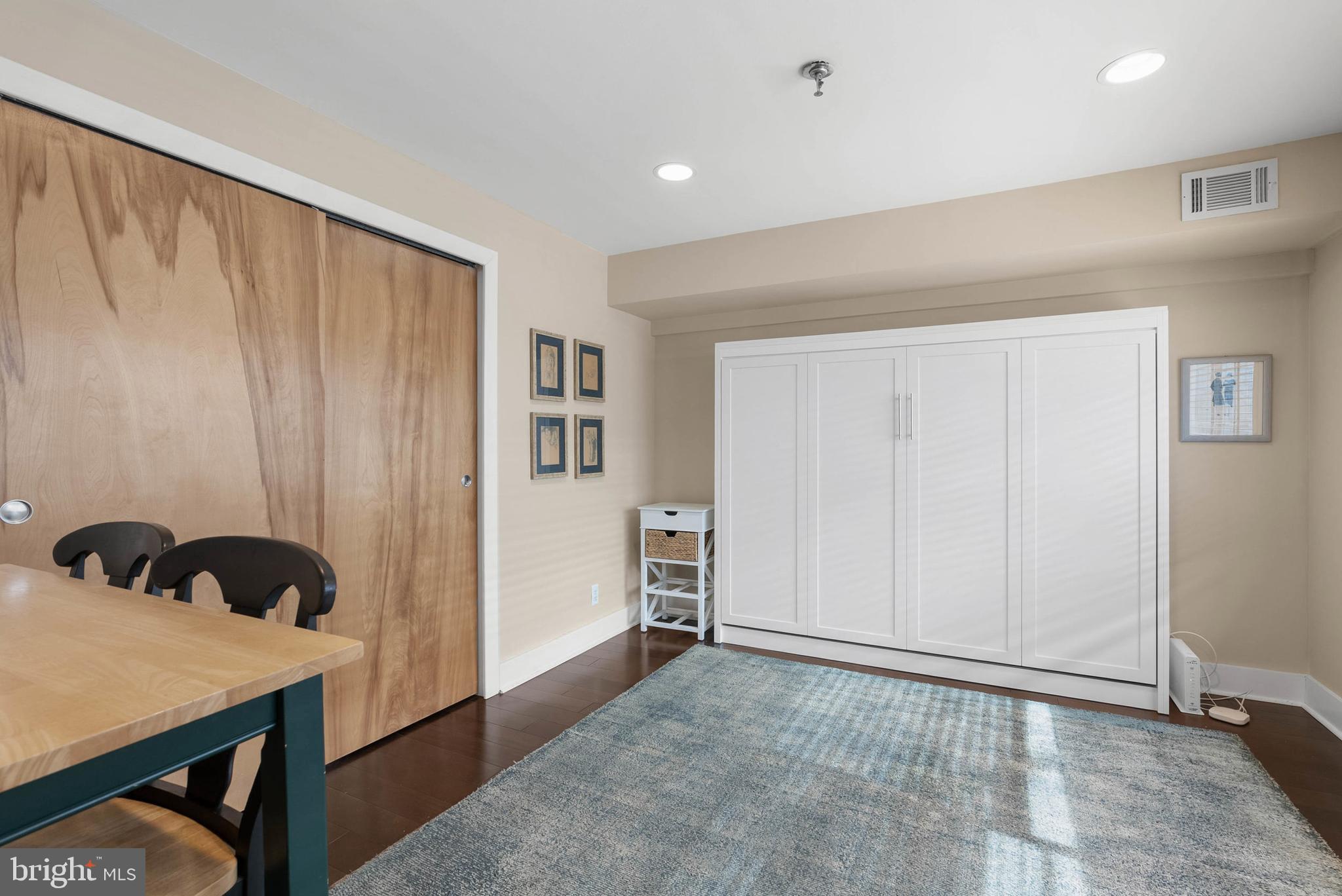 7 N Chris Columbus Blvd #233