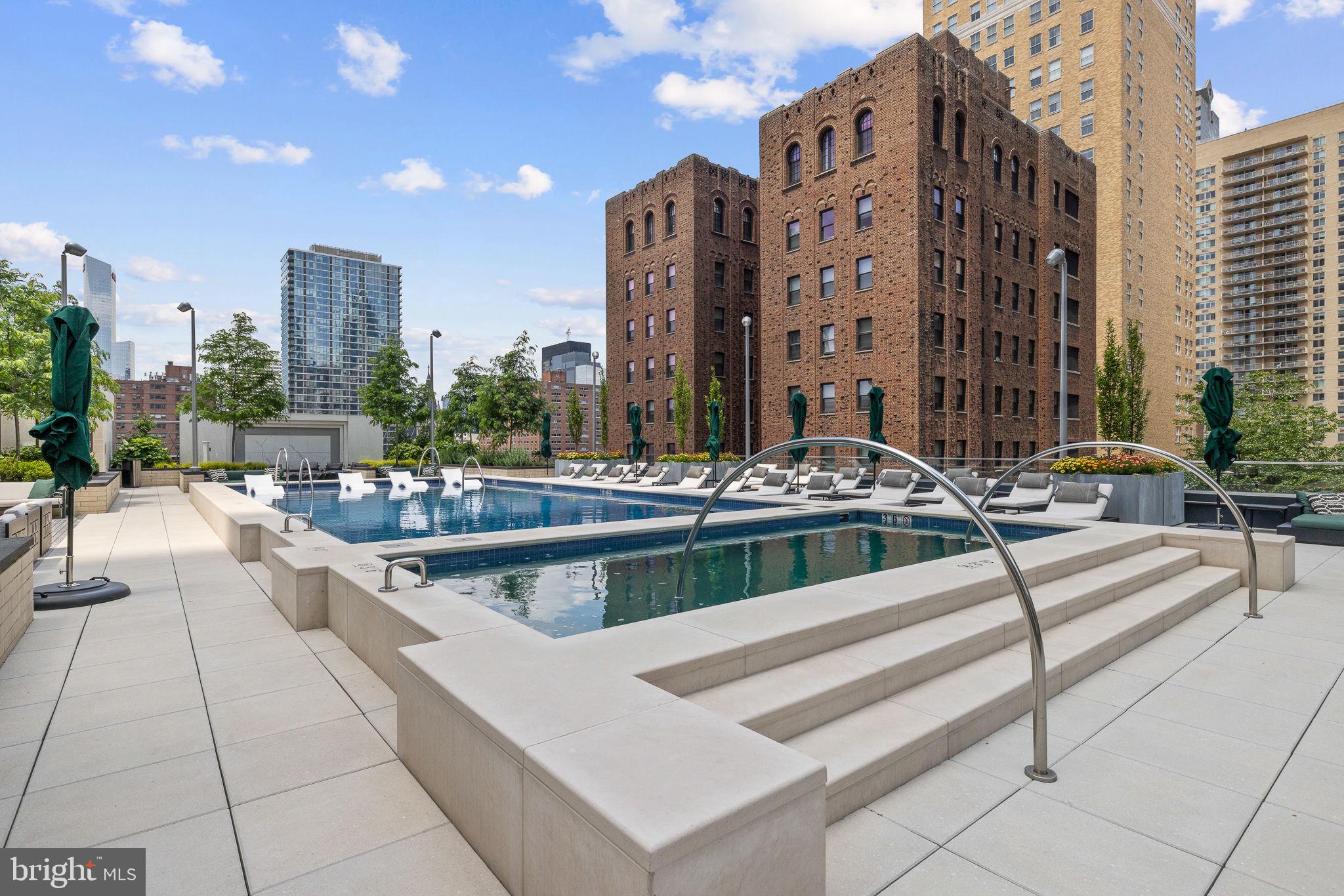 1911 Walnut St #2804