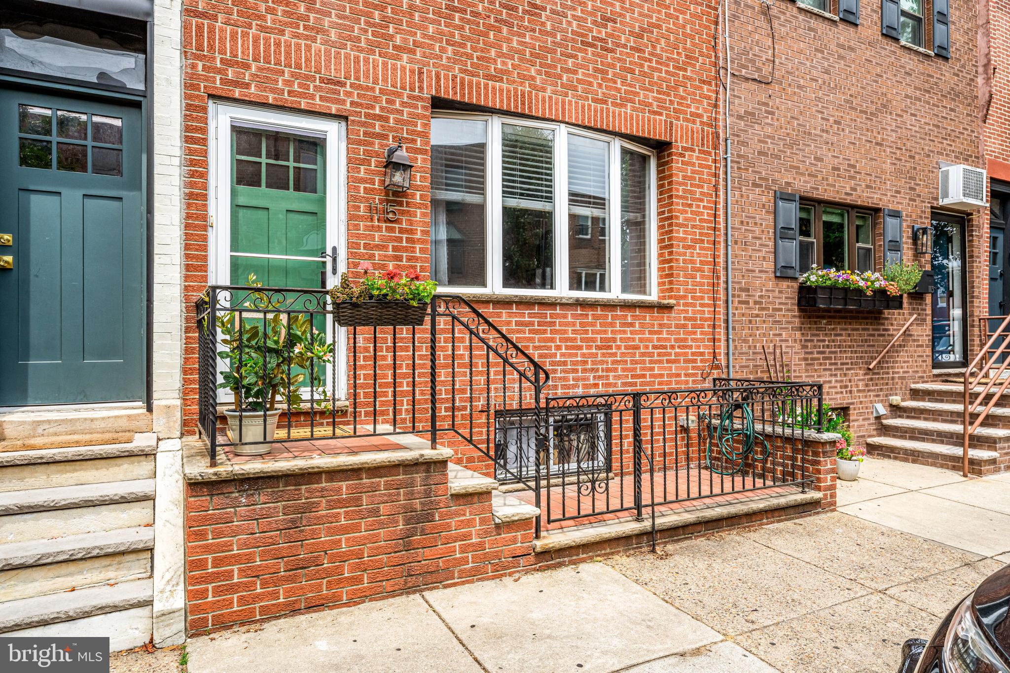 1115 Moore St