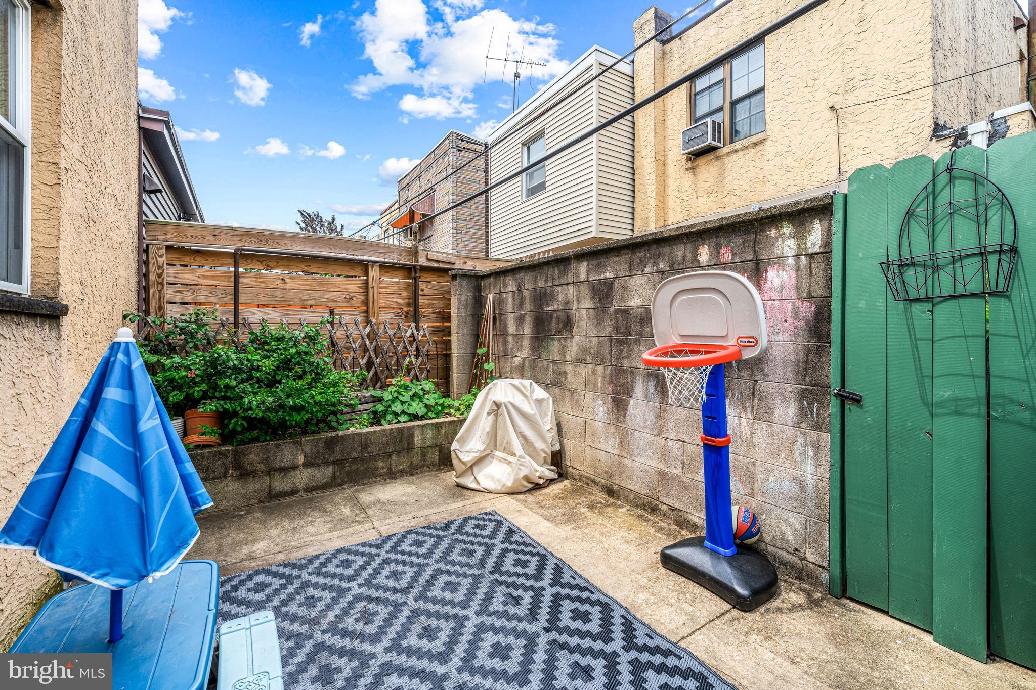 1115 Moore St