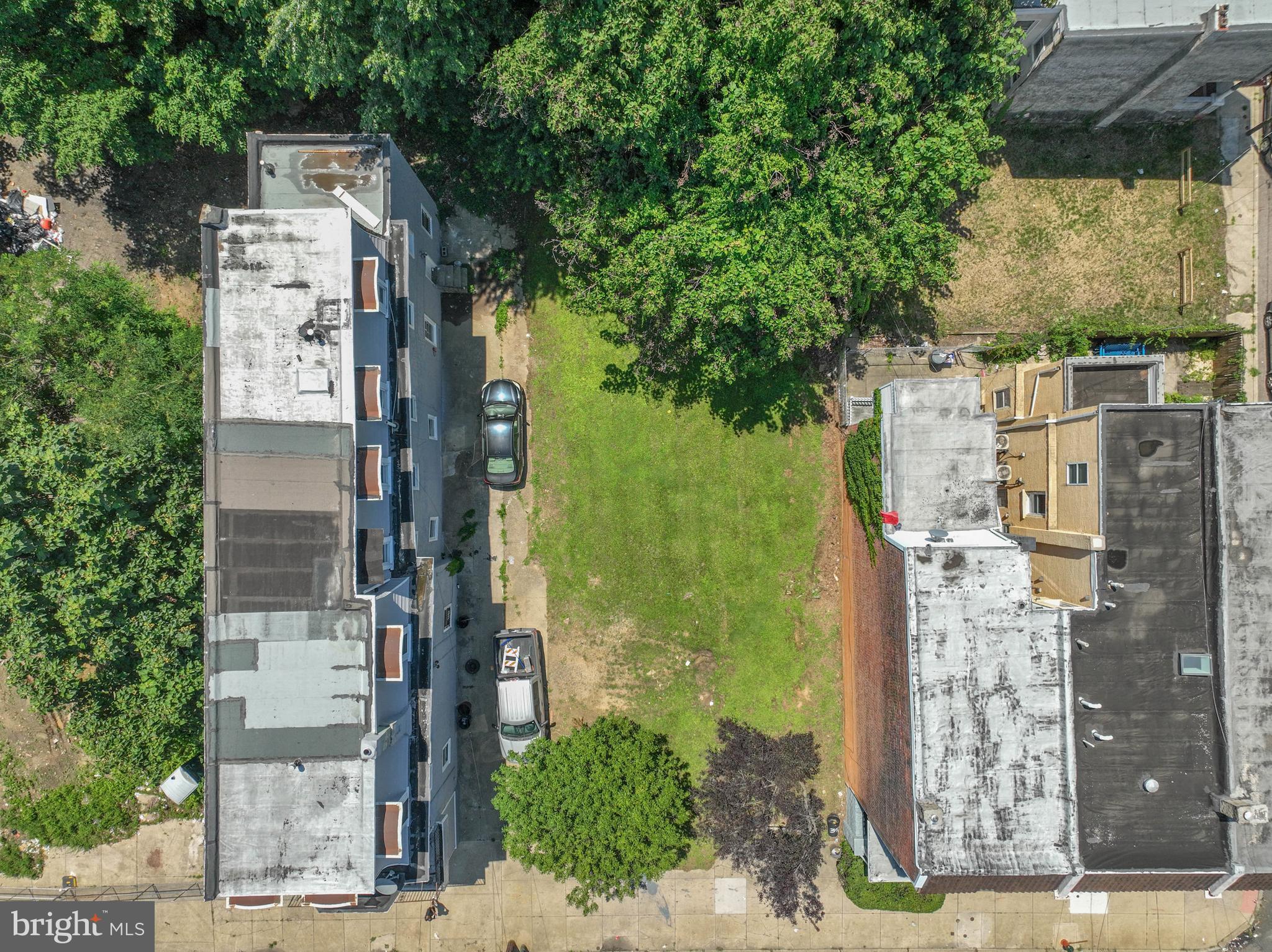 3922 W Girard Ave