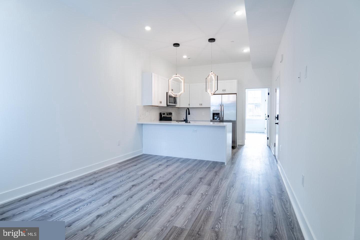 3861 Fairmount Ave