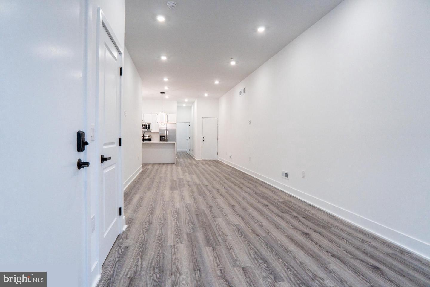 3861 Fairmount Ave