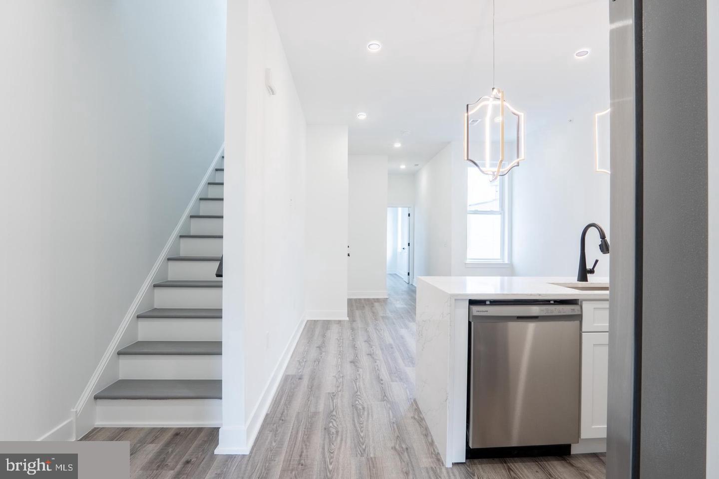 3861 Fairmount Ave