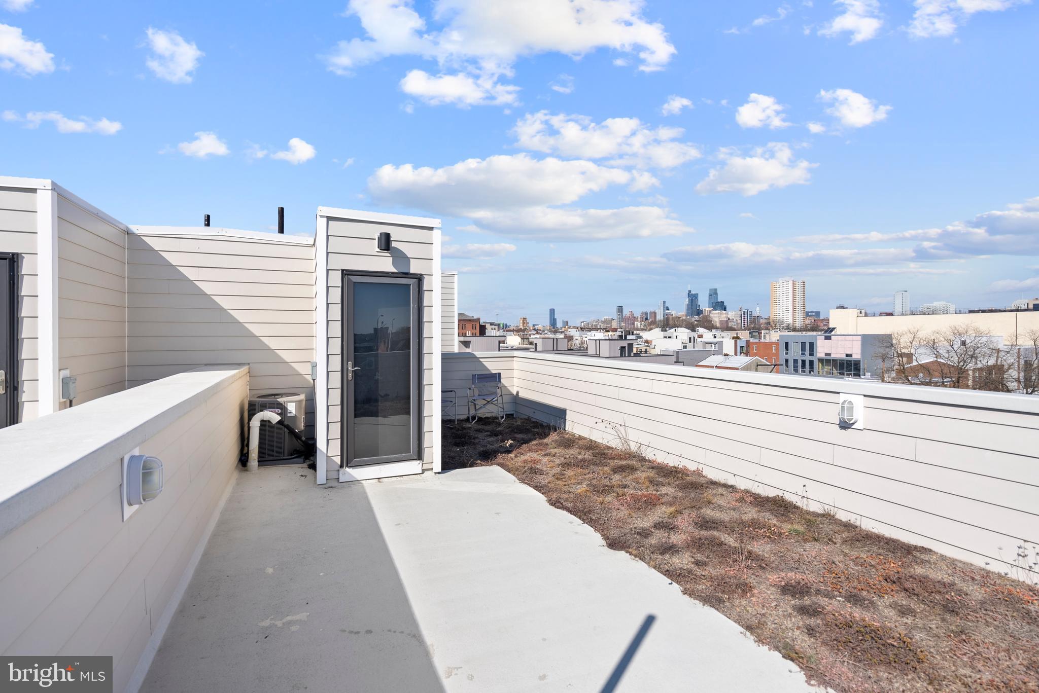 1422 S FRONT STREET