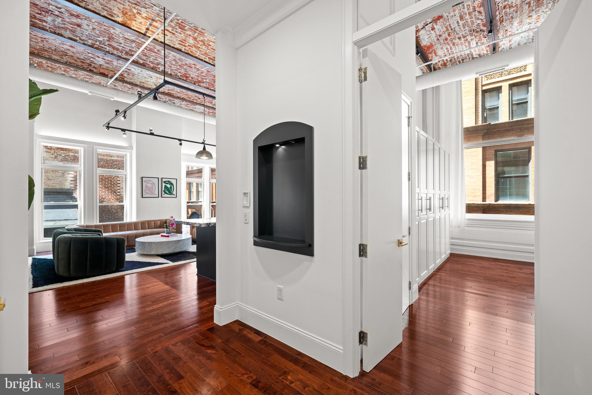 421 CHESTNUT ST #203