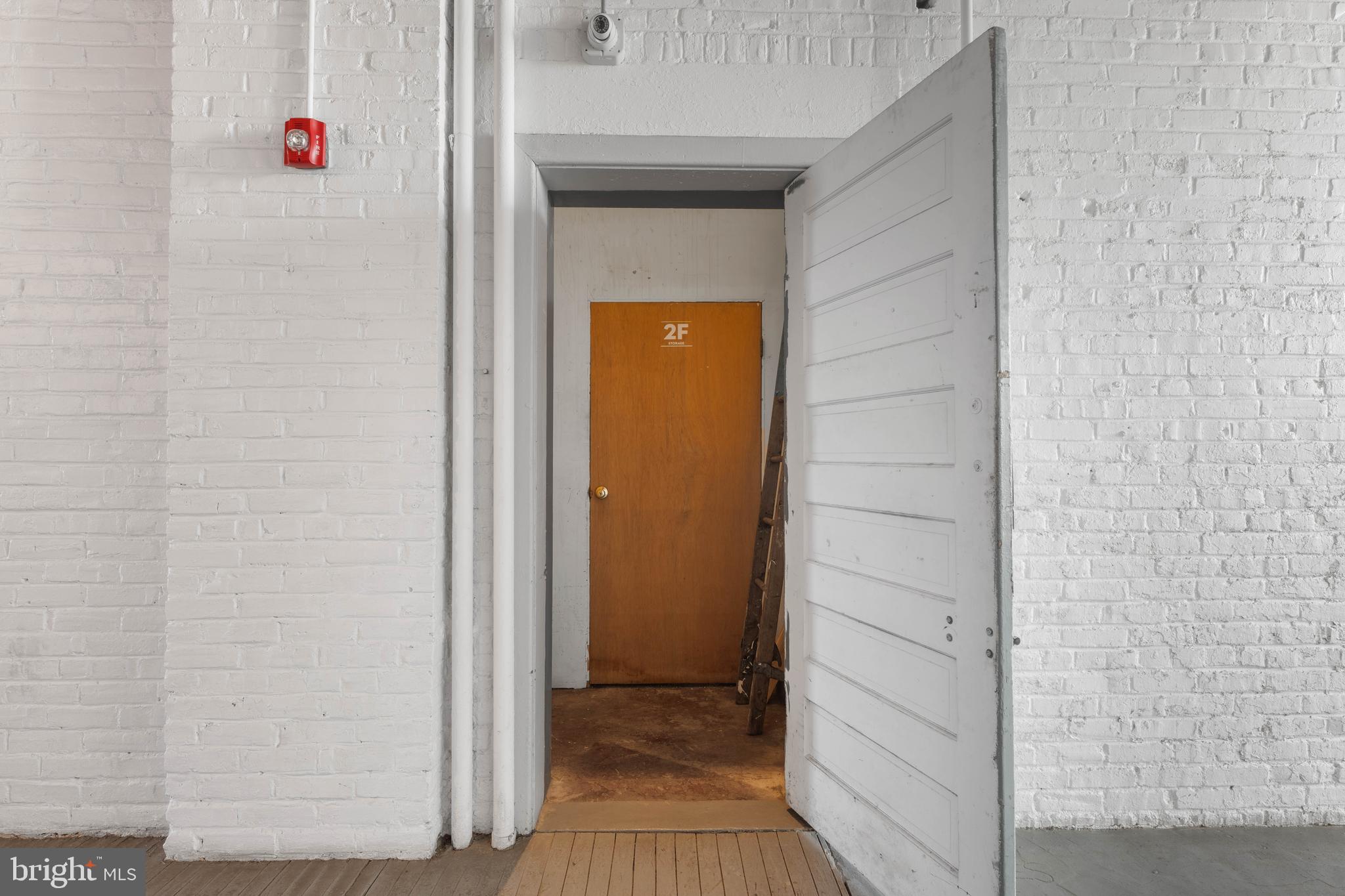 700 S 10TH STREET 2F